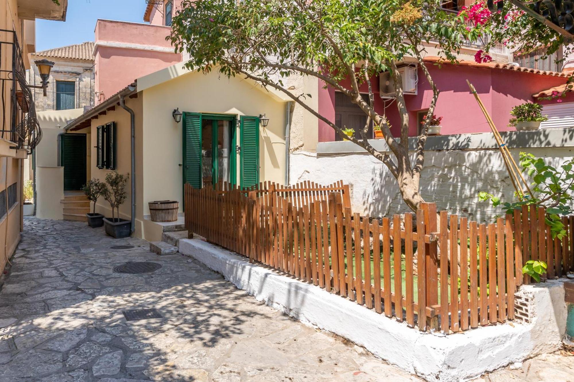 Orelia Preveza Buitenkant foto